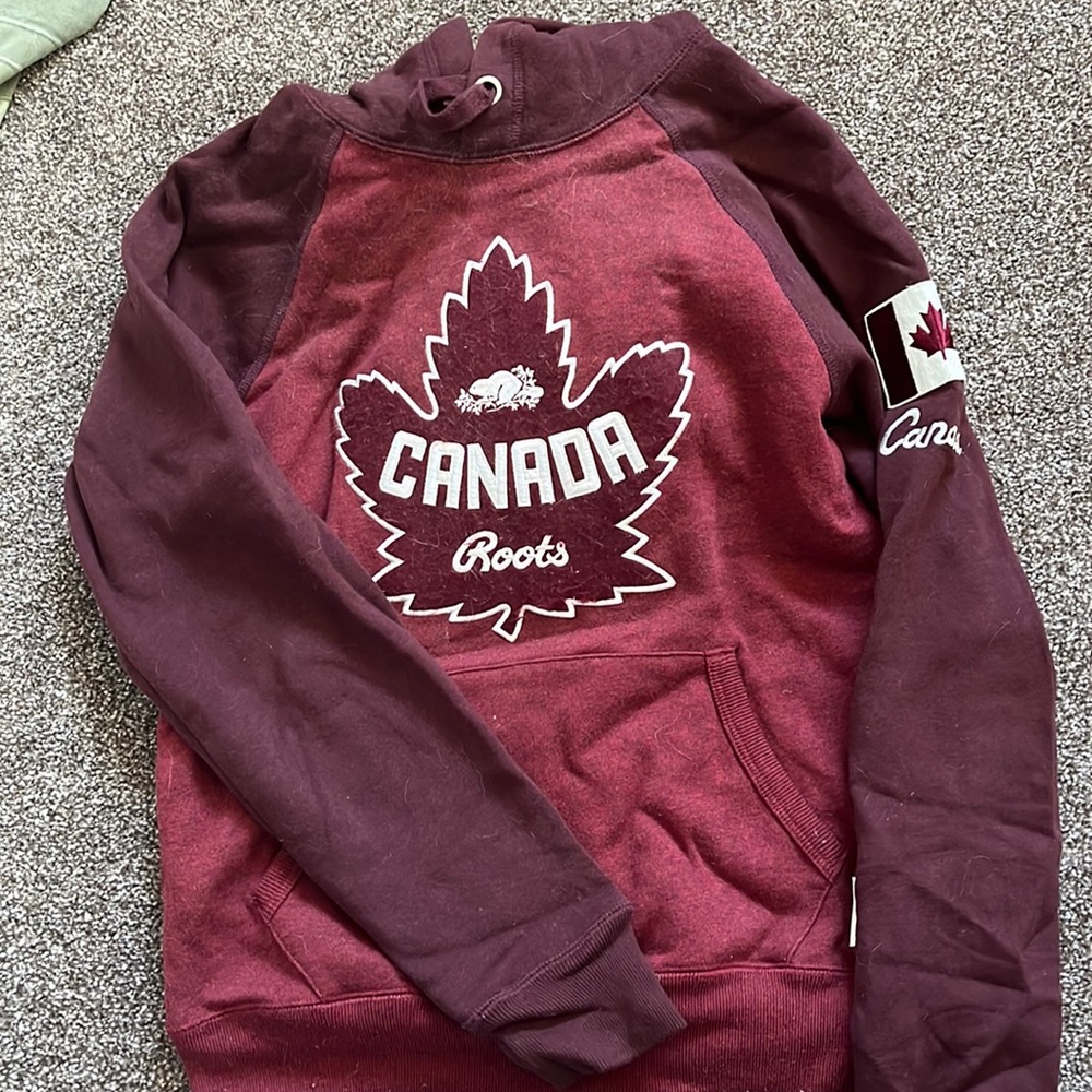 Roots sweatshirt with hood. Female sizing
